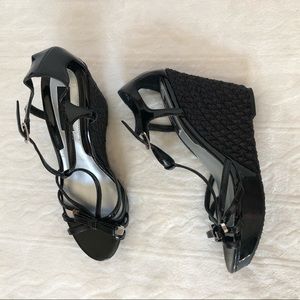 White house black market women black wedges size 8